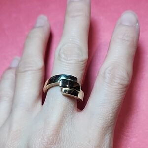 Chic Gold 14kt Women's Ring